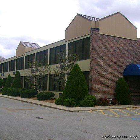 Magnuson Grand Hotel And Conference Center Raymond Exterior photo